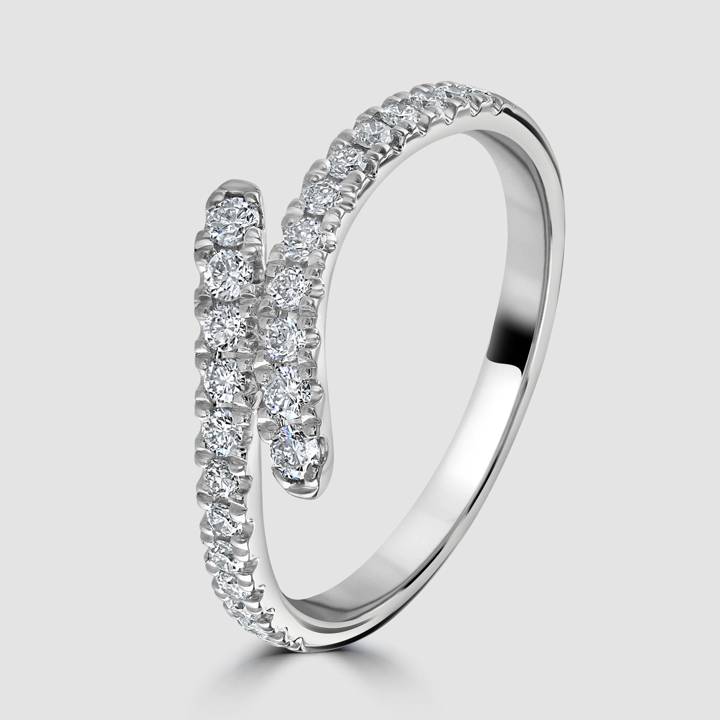 Diamond cross over ring