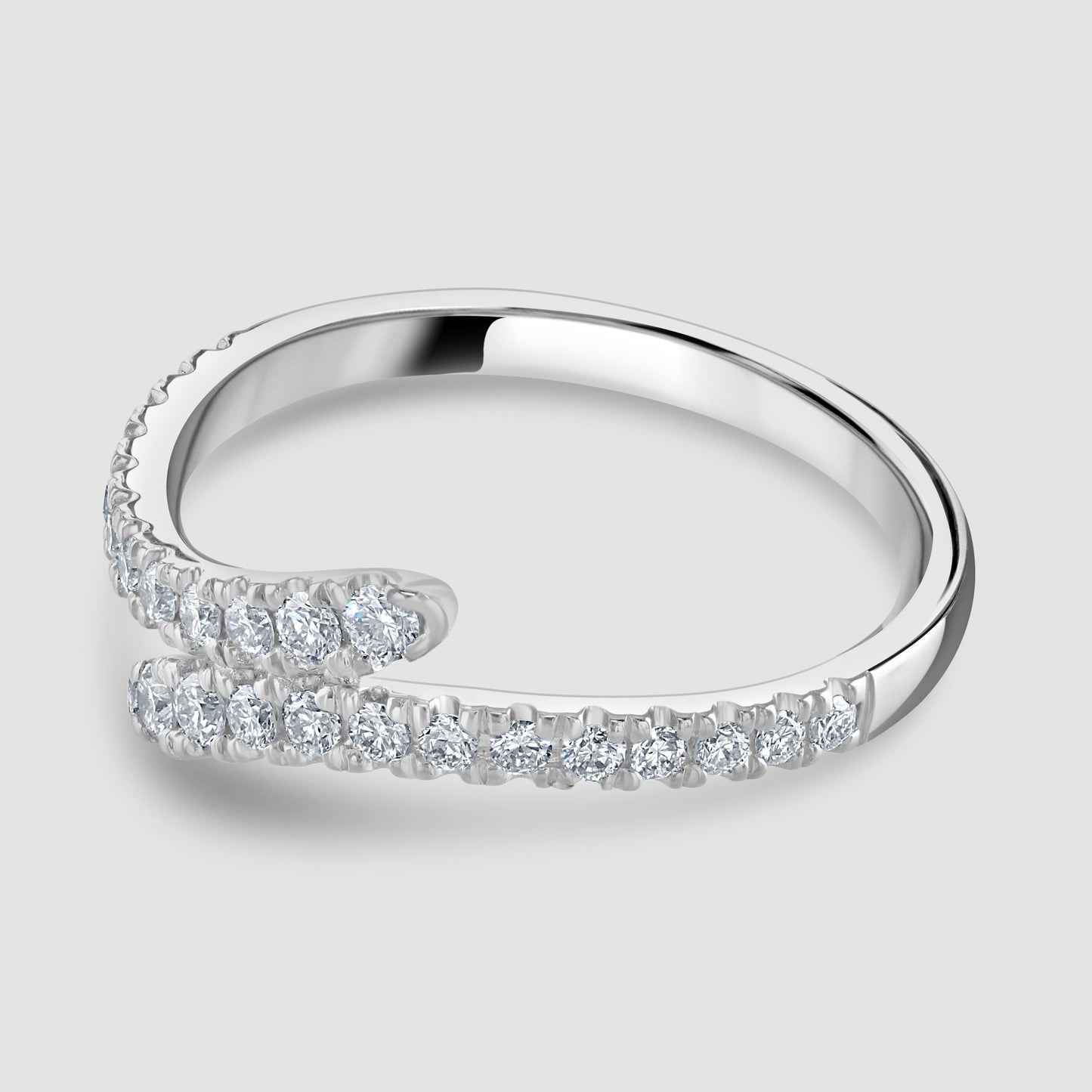 Diamond cross over ring