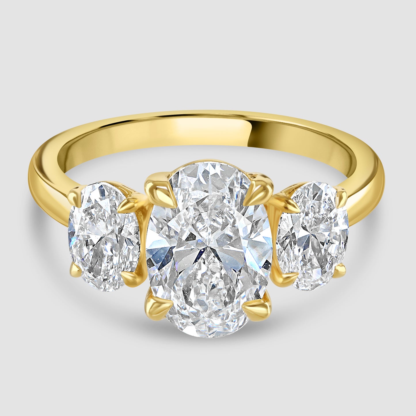 18ct yellow gold Oval Laboratory diamond ring