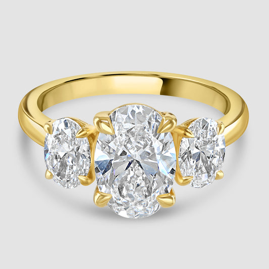 18ct yellow gold Oval Laboratory diamond ring