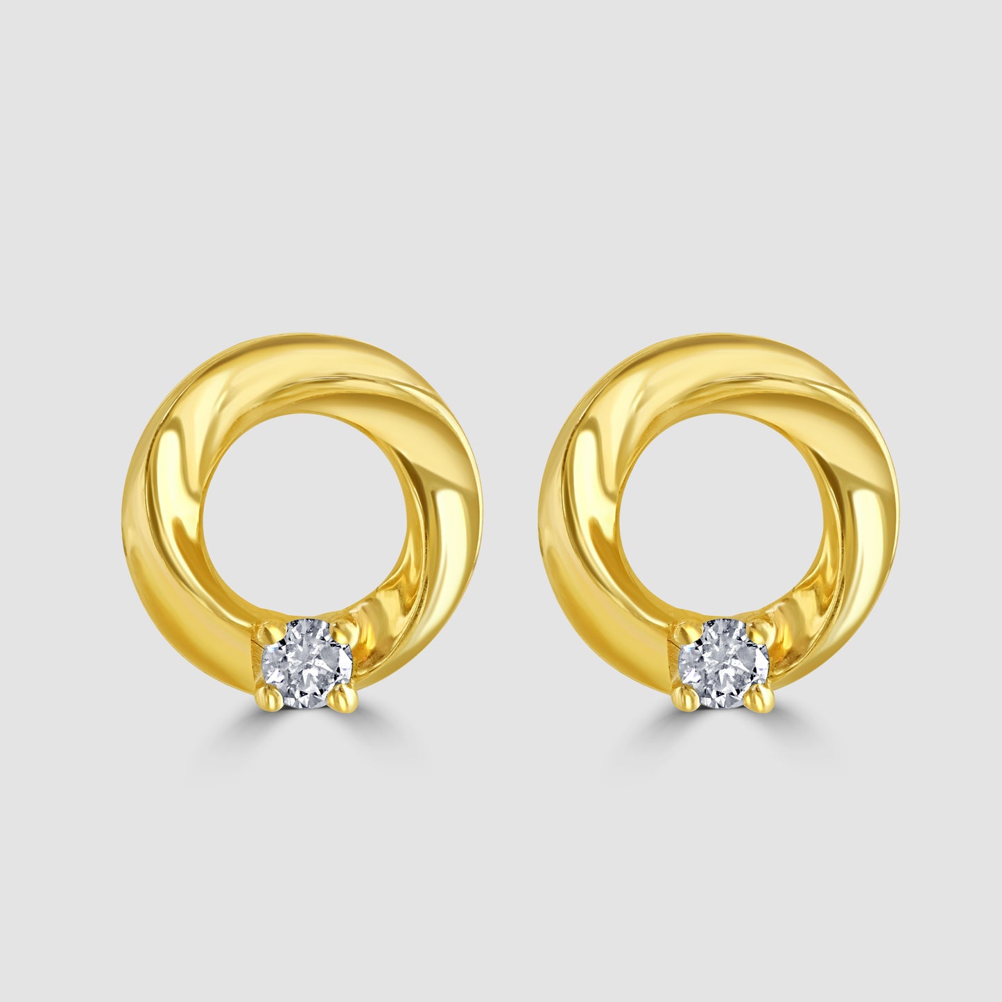 Circular diamond set stud earrings