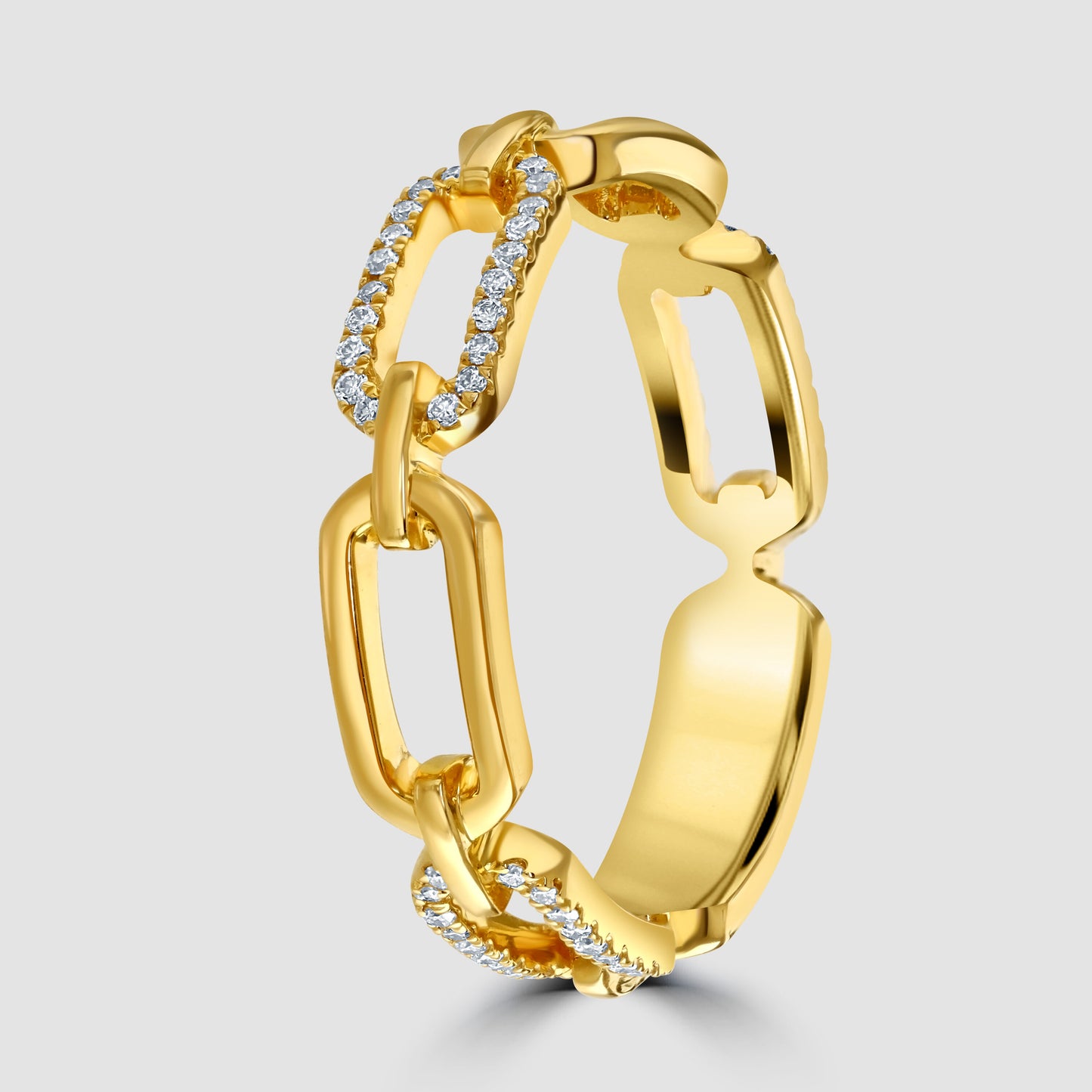 Diamond set chain link ring