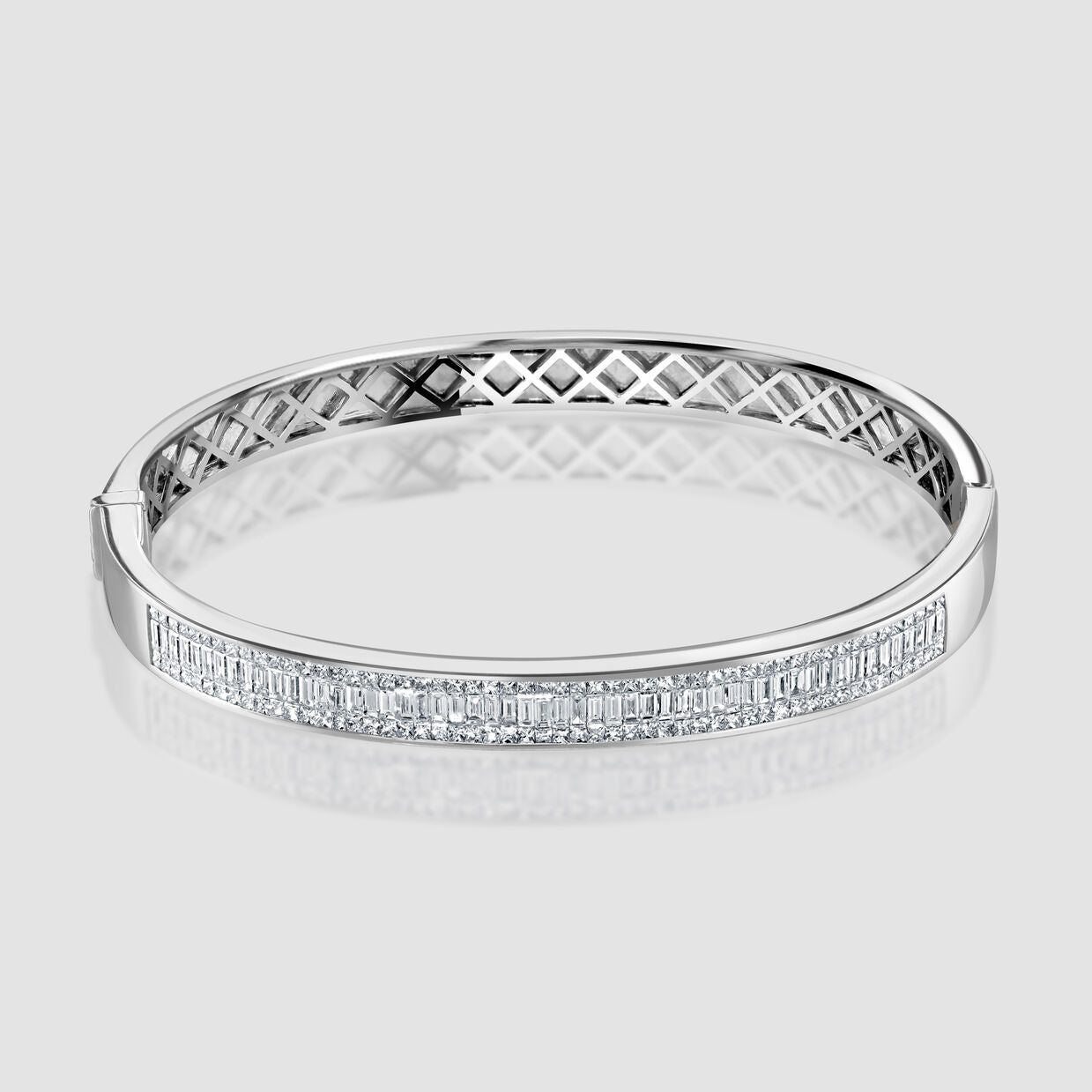 Baguette and princess cut diamond Bangle