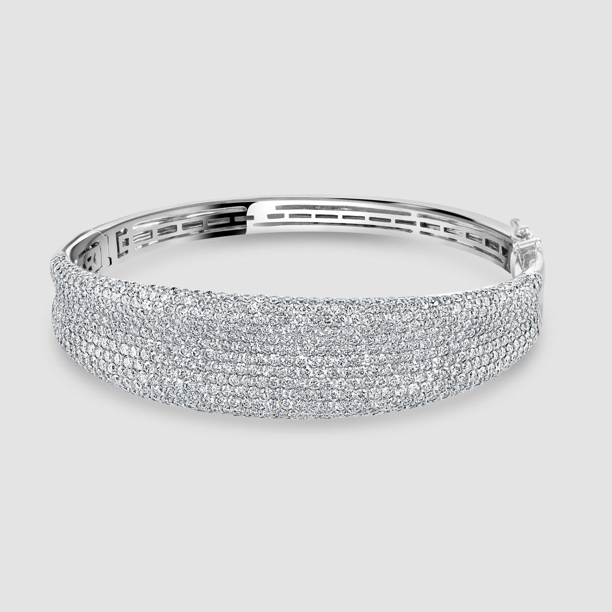 Diamond pave set hinged bangle