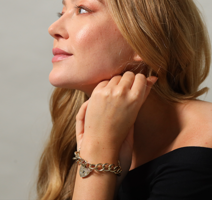 9ct yellow gold solid curb bracelet