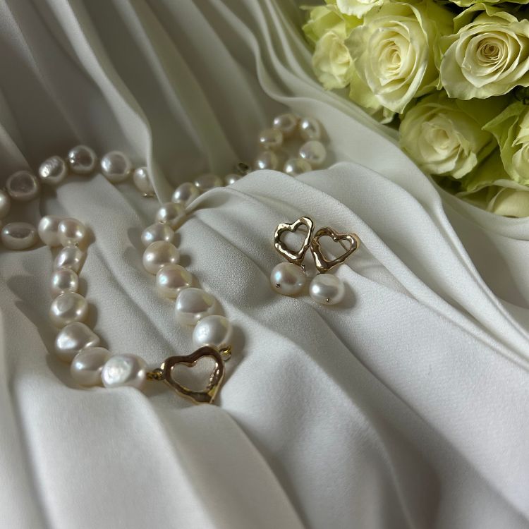 Whoelsale - Cultured Pearl Choker with Silver Molten Heart