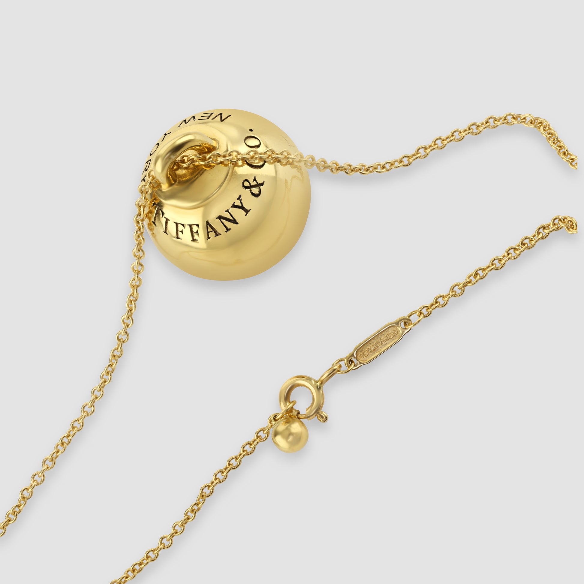 Tiffany & Co 18 carat yellow gold ‘Hard Wear’ ball pendant necklace 2
