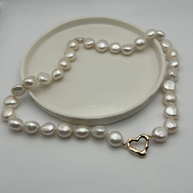 Cultured Pearl Choker with 9ct Gold Molten Heart
