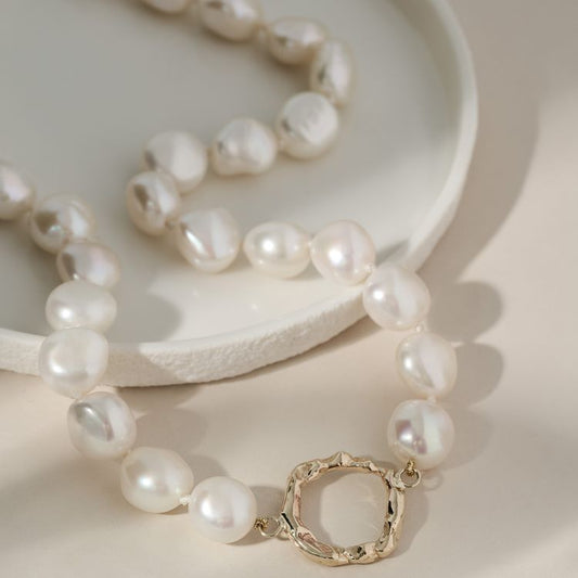 Cultured Pearl Choker with 9ct Gold Halo