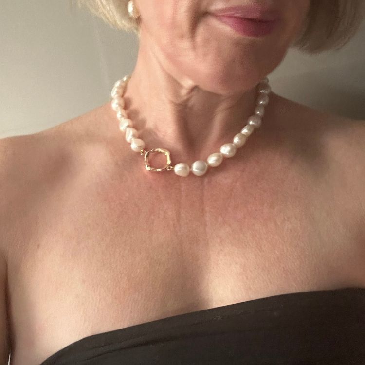 Cultured Pearl Choker with 9ct Gold Halo