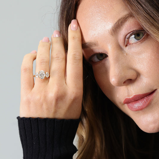 18ct yellow gold Oval Laboratory diamond ring