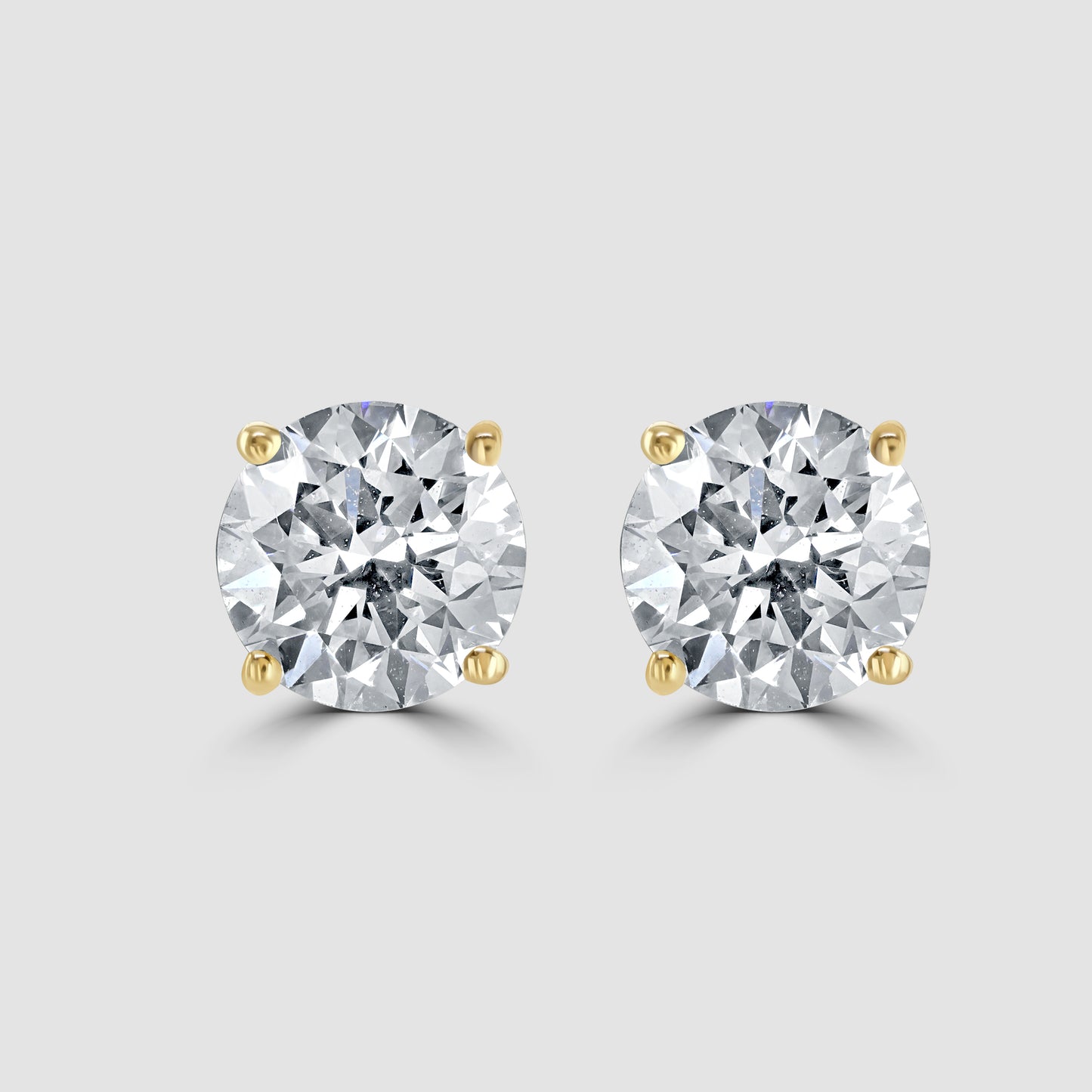 Laboratory diamond stud earrings 1ct
