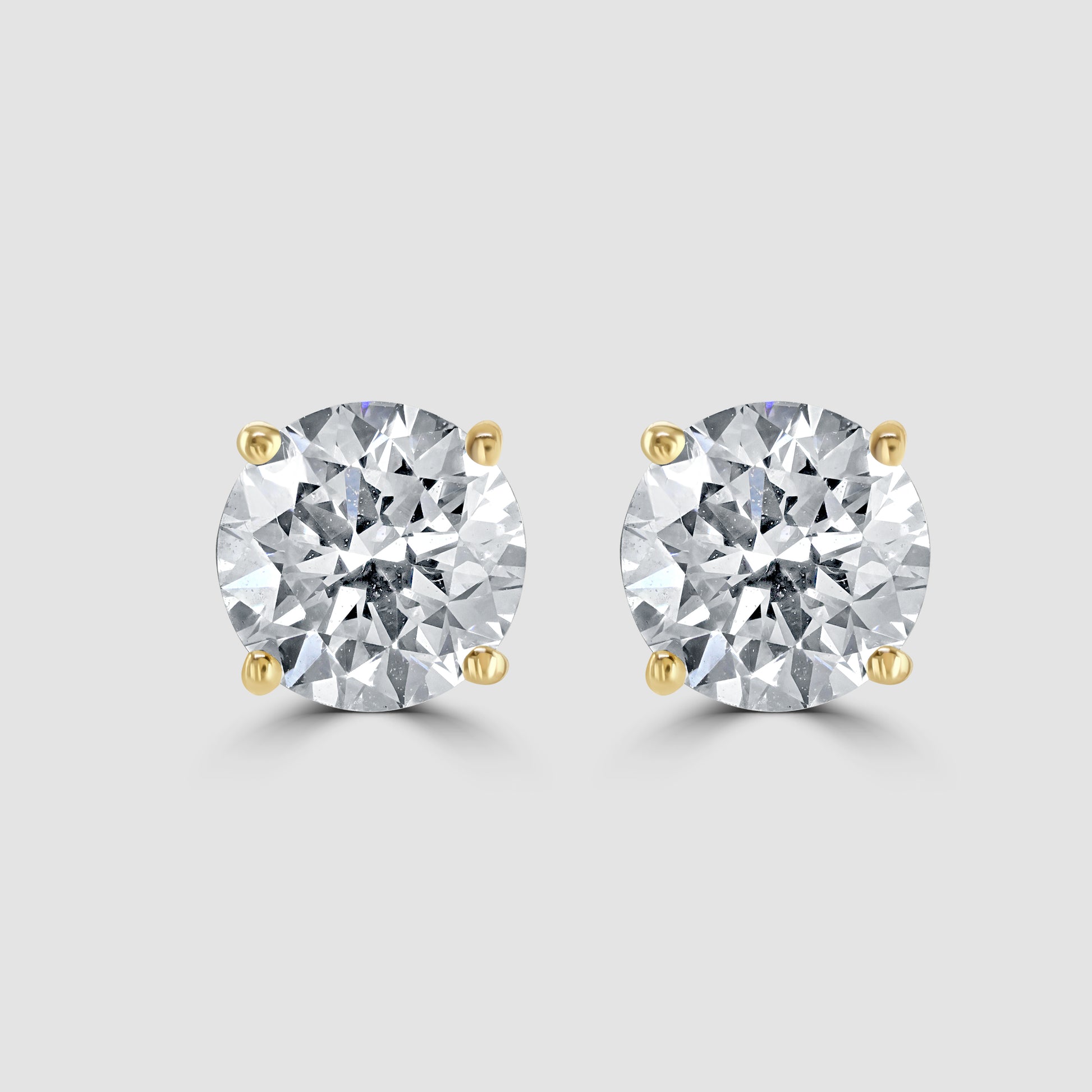 Laboratory diamond stud earrings 1ct