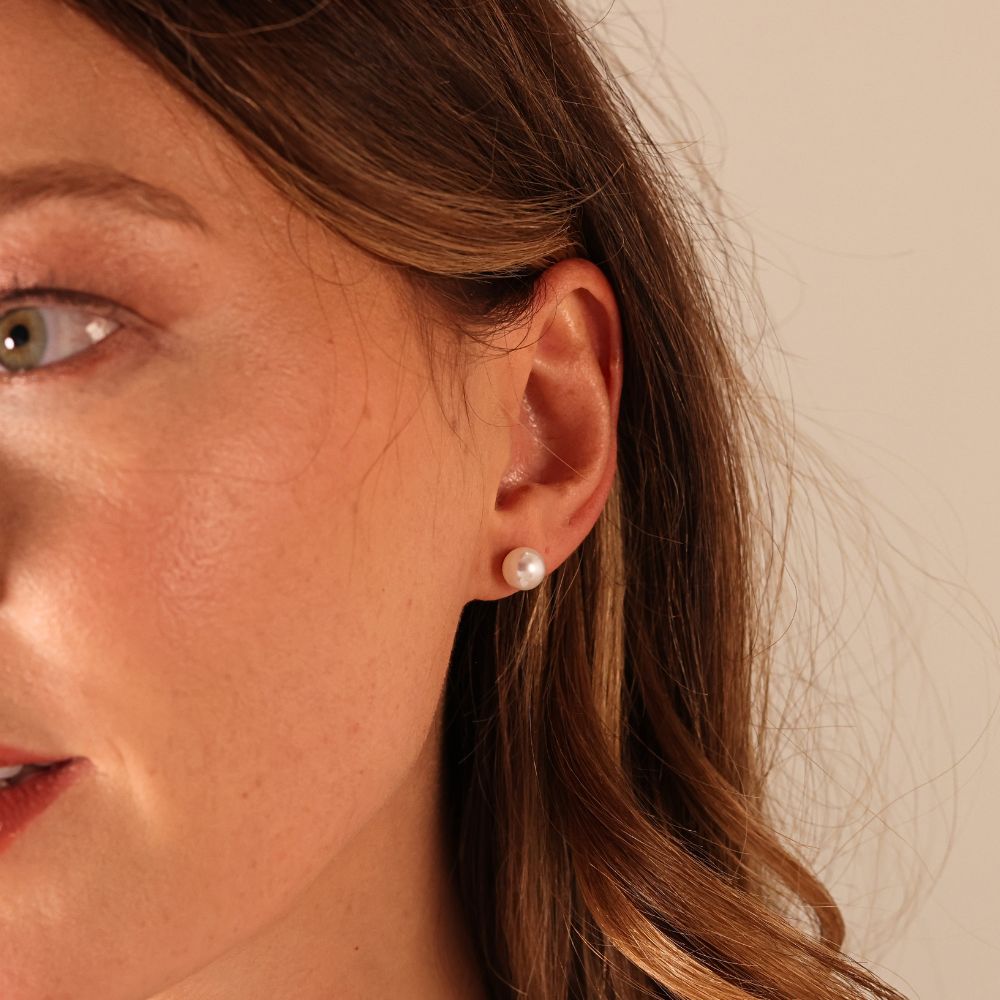 Freshwater pearl stud earrings