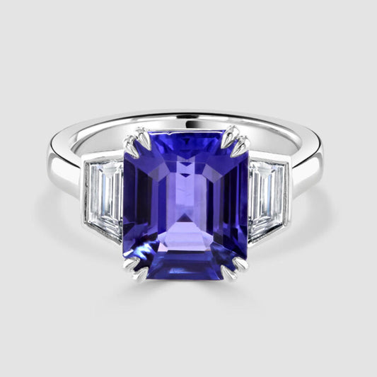 Stunning tanzanite and Trapeze cut diamond ring