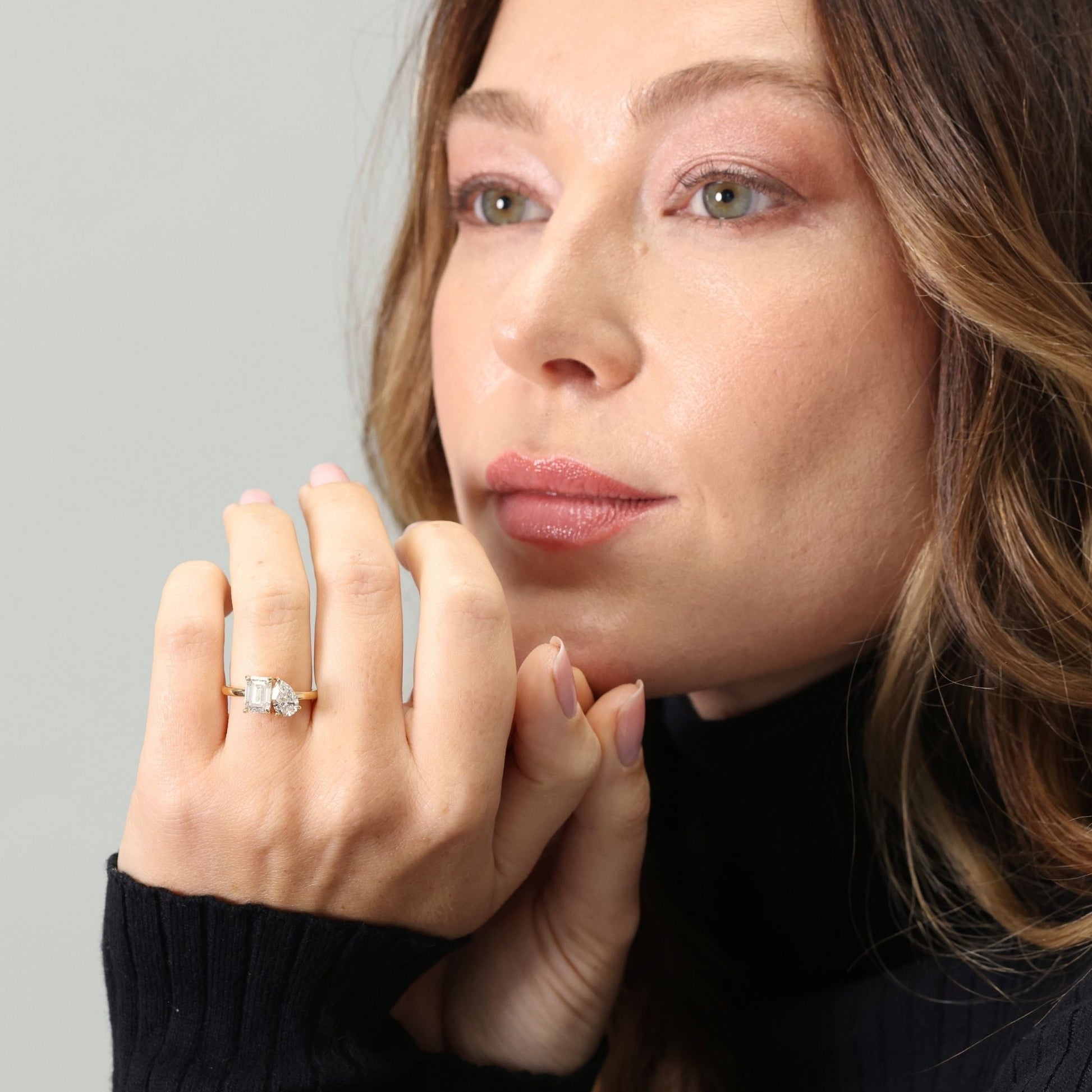 Toi et Moi emerald & pear shape laboratory diamond ring