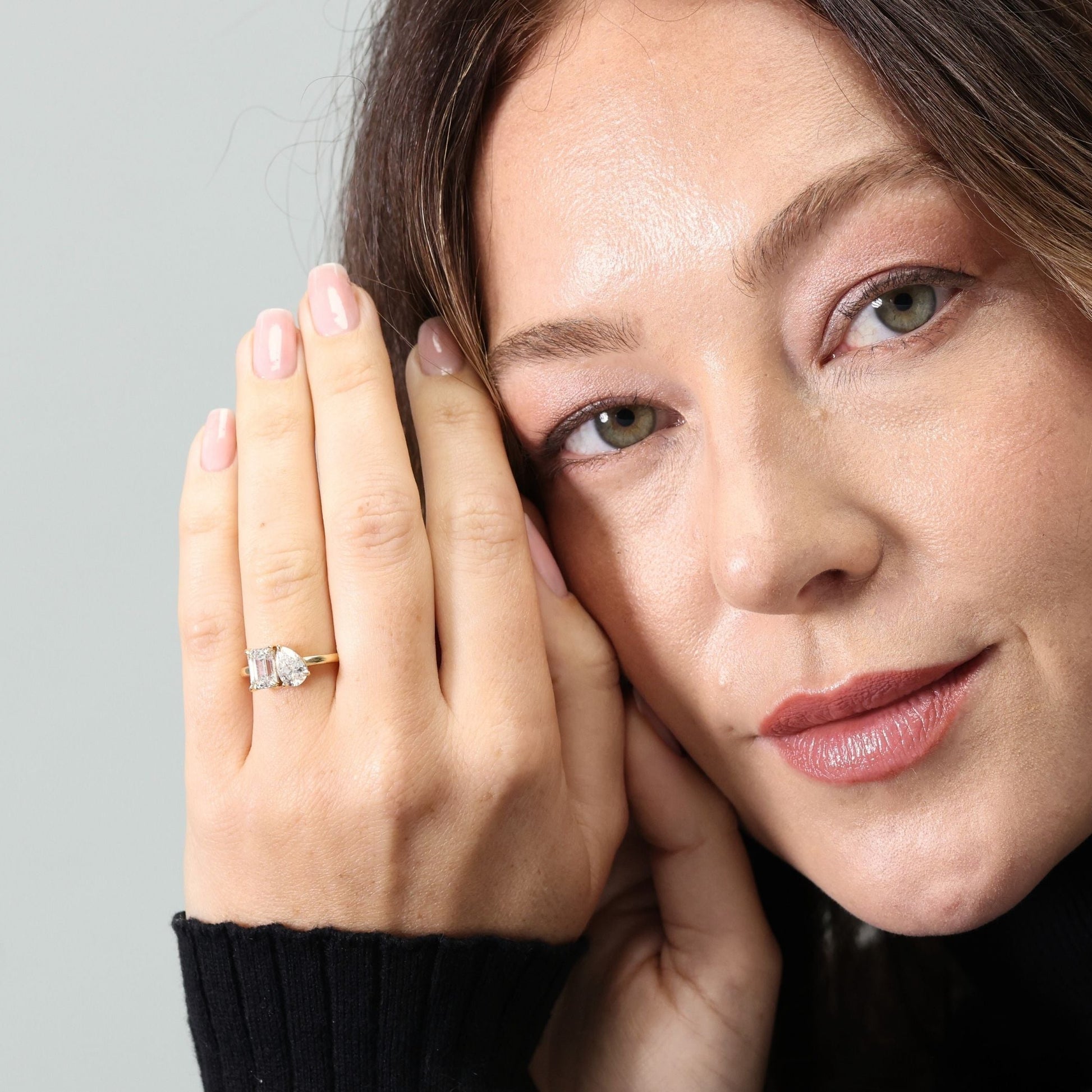 Toi et Moi emerald & pear shape laboratory diamond ring