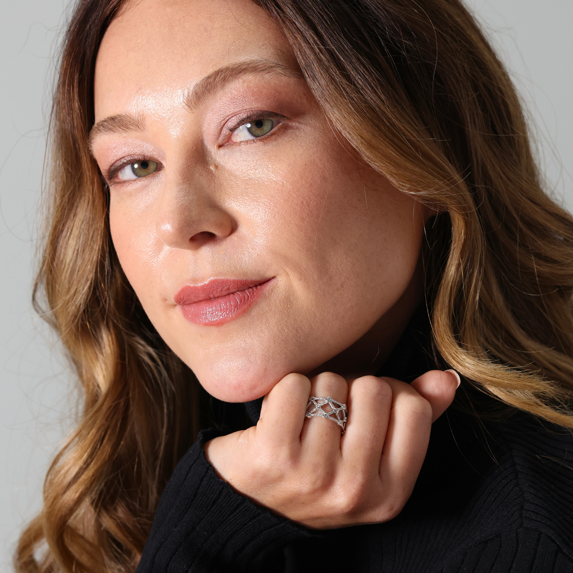 Diamond set criss cross ring