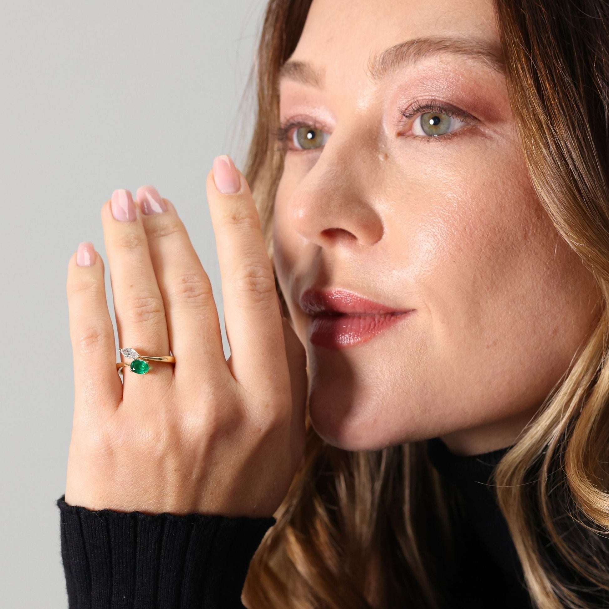 Moi et Toi emerald and diamond crossover ring