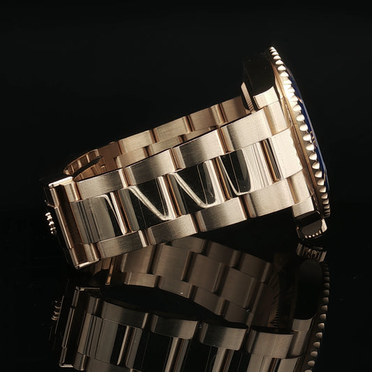 18ct yellow gold Rolex Submariner  2
